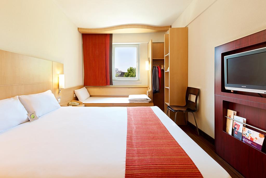 Ibis Luoyang Hi Tech Dev Zone Hotell Exteriör bild