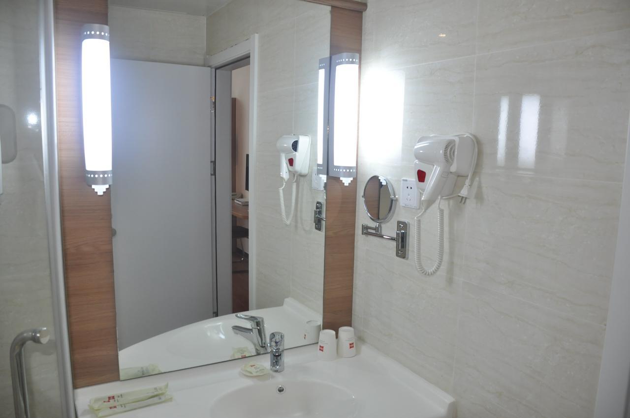 Ibis Luoyang Hi Tech Dev Zone Hotell Exteriör bild